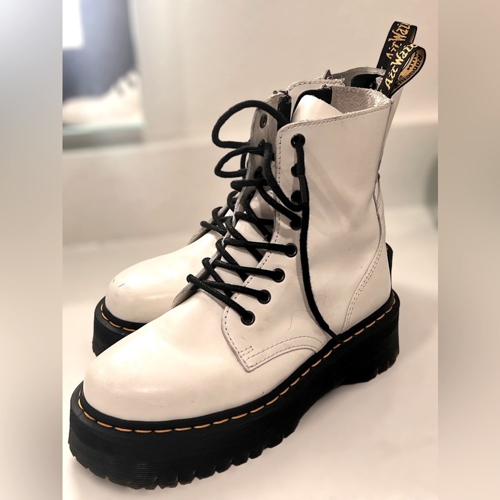 Dr. Martens Jadon Platform 8-Eye Boot